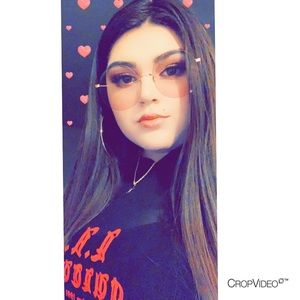 Meet your Posher, Makaula